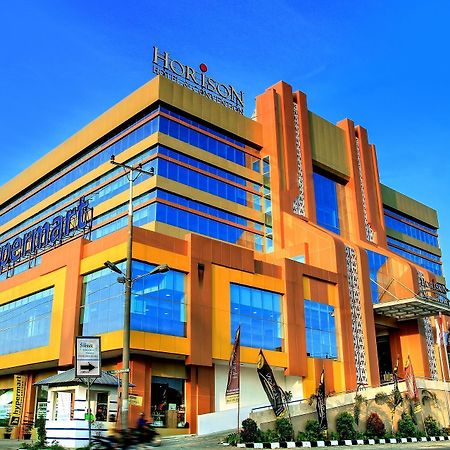 Horison Hotel Pematang Siantar Exterior photo