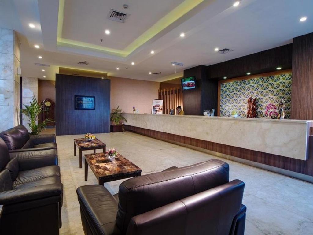 Horison Hotel Pematang Siantar Exterior photo