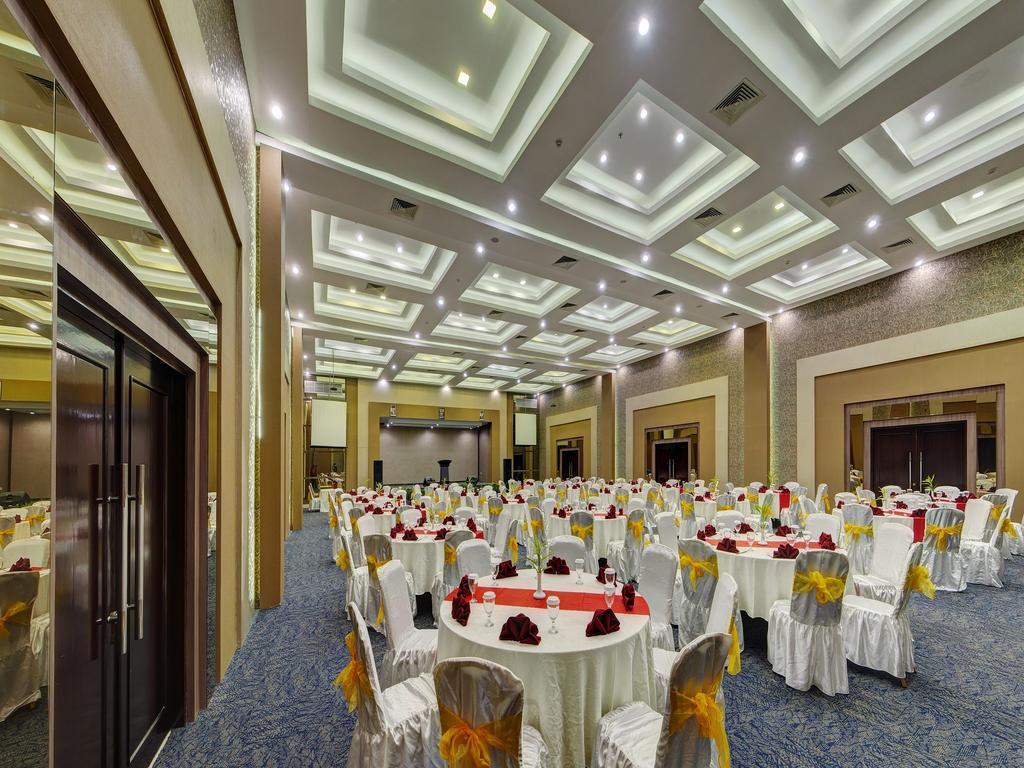 Horison Hotel Pematang Siantar Exterior photo